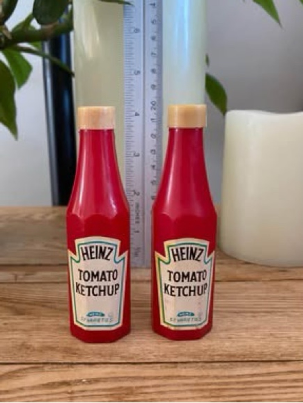 Vintage Heinz Tomato Ketchup Plastic Bottle Salt & Pepper Shakers Set